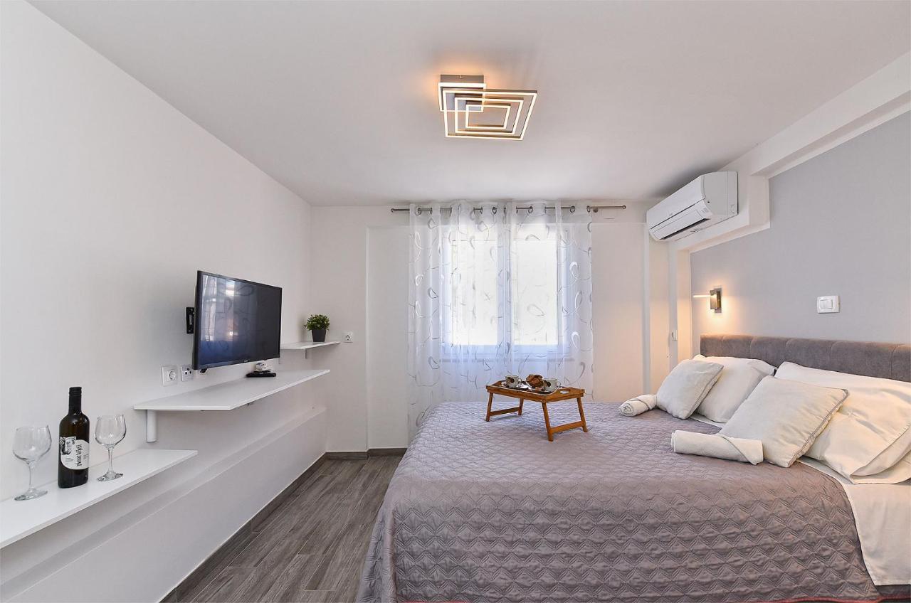 Double Room With Pool 2261 Μεντουλίν Εξωτερικό φωτογραφία