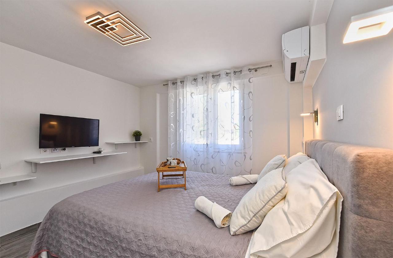 Double Room With Pool 2261 Μεντουλίν Εξωτερικό φωτογραφία